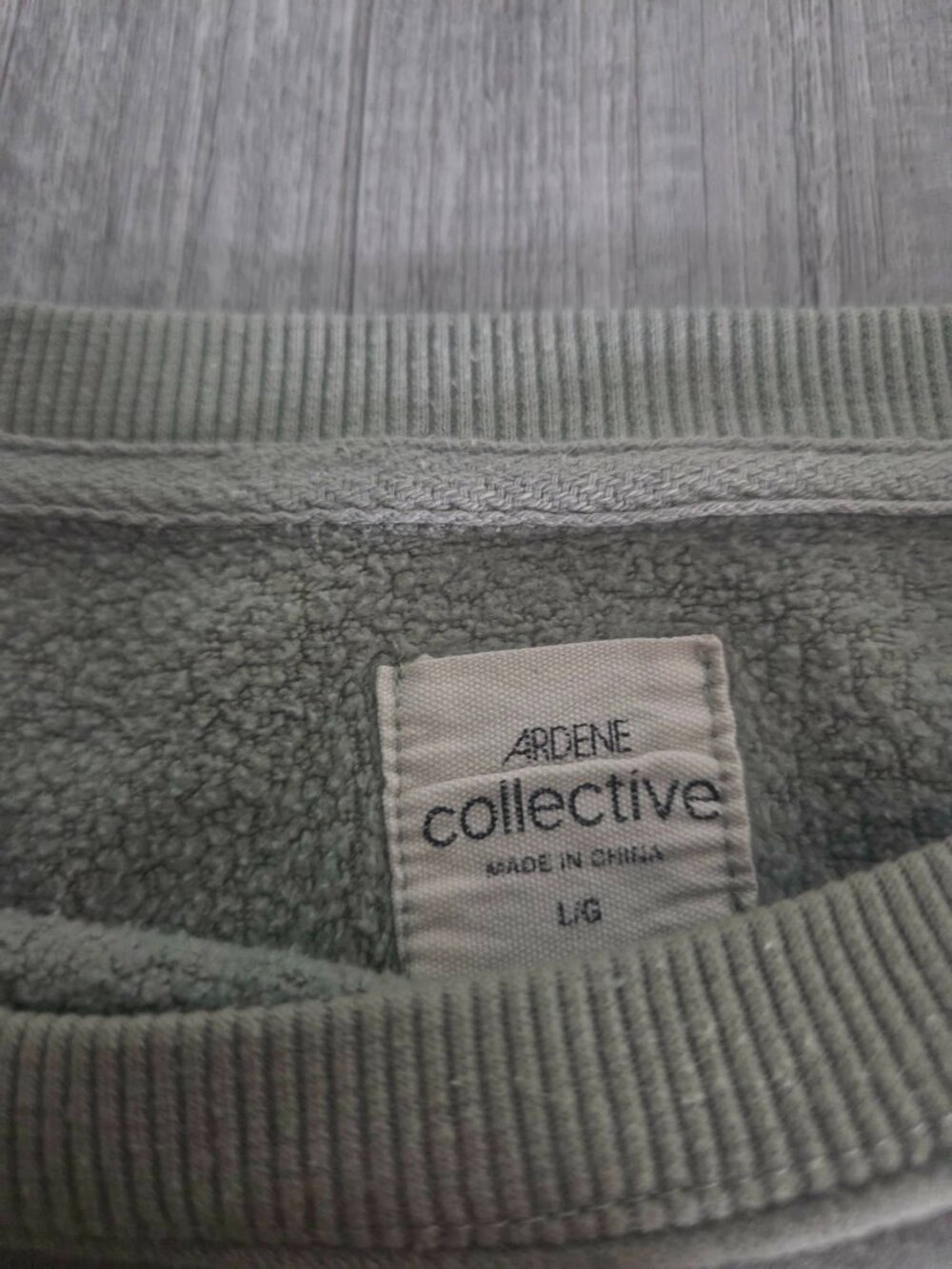 Basic Crewneck - Picture 2 of 2